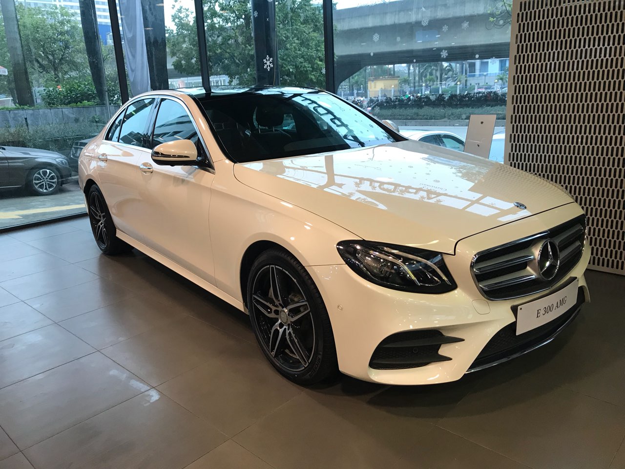 Dòng xe Mercedes-Benz E-Class E300 2018